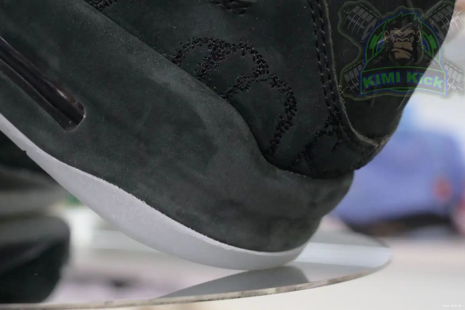 kaws Jordan Jordan black 4 Kimikick Air 0820